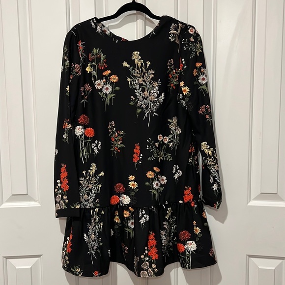 Philosophy Dresses & Skirts - Philosophy Republic black floral dress. Size small